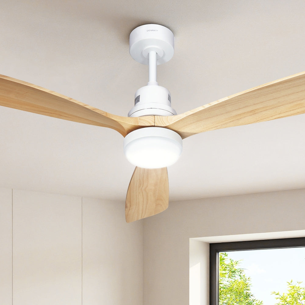Ventilador de techo Devanti de 52'' con motor de CA y luz LED y control remoto - Madera clara