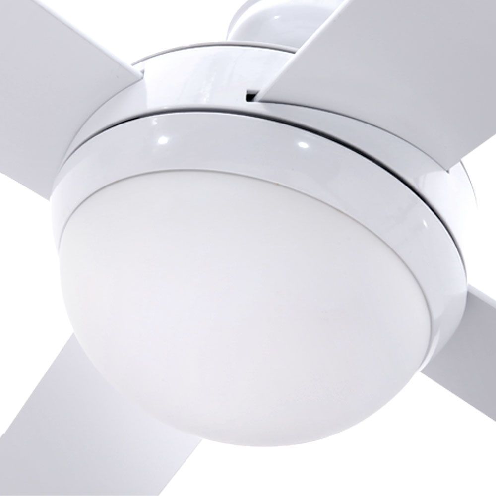 Ventilador de techo Devanti de 52'' con motor de CA, luz y control remoto, color blanco